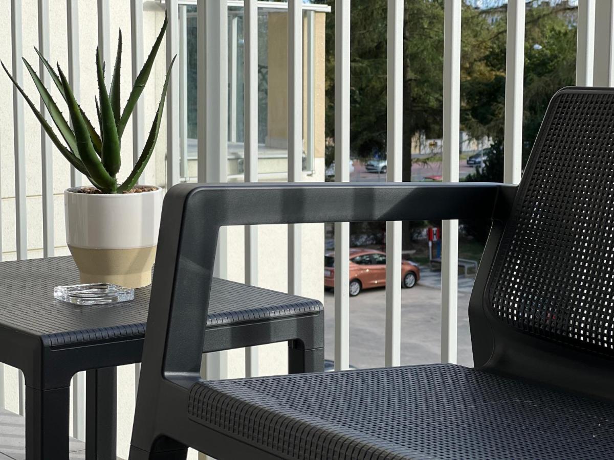 Family & Business Elegant Apartments Ul Lotnicza Centrum Galeria Korona - 1 Bedroom, Terrace, Air Conditioning, Garage - New! 키엘체 외부 사진